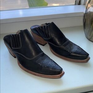 FREEBIRD WENTWORTH SIZE 8 MULES
